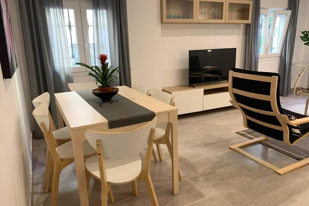 Renovated House In Old Town Marbella. Hébergement de vacances